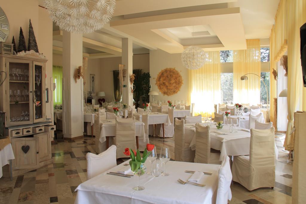 Hotel Ristorante Sole Muggia Exterior photo